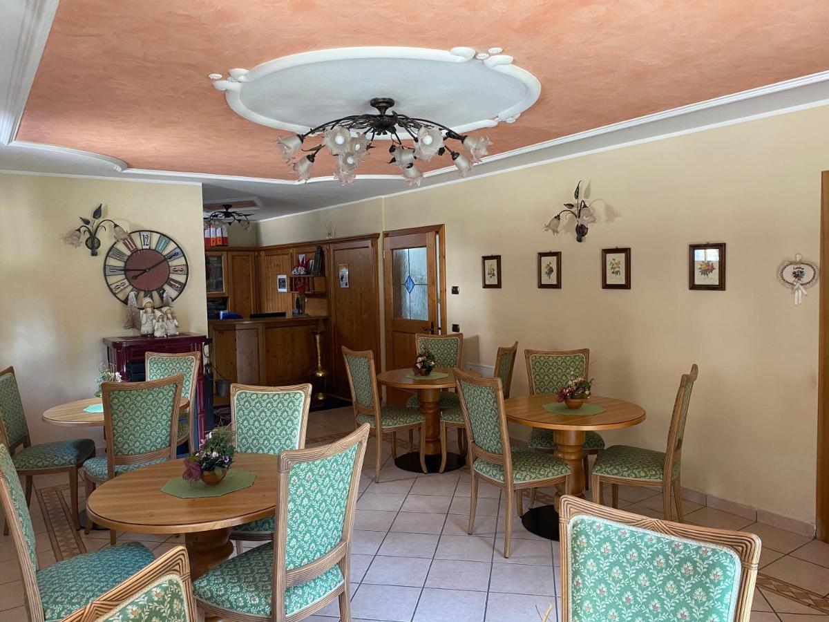 Villa Golf Pinzolo Exterior photo